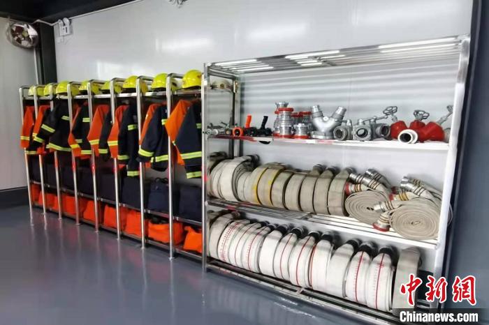 贵州省首个移动式消防救援站投入使用 可随时根据场地变化移动拼装