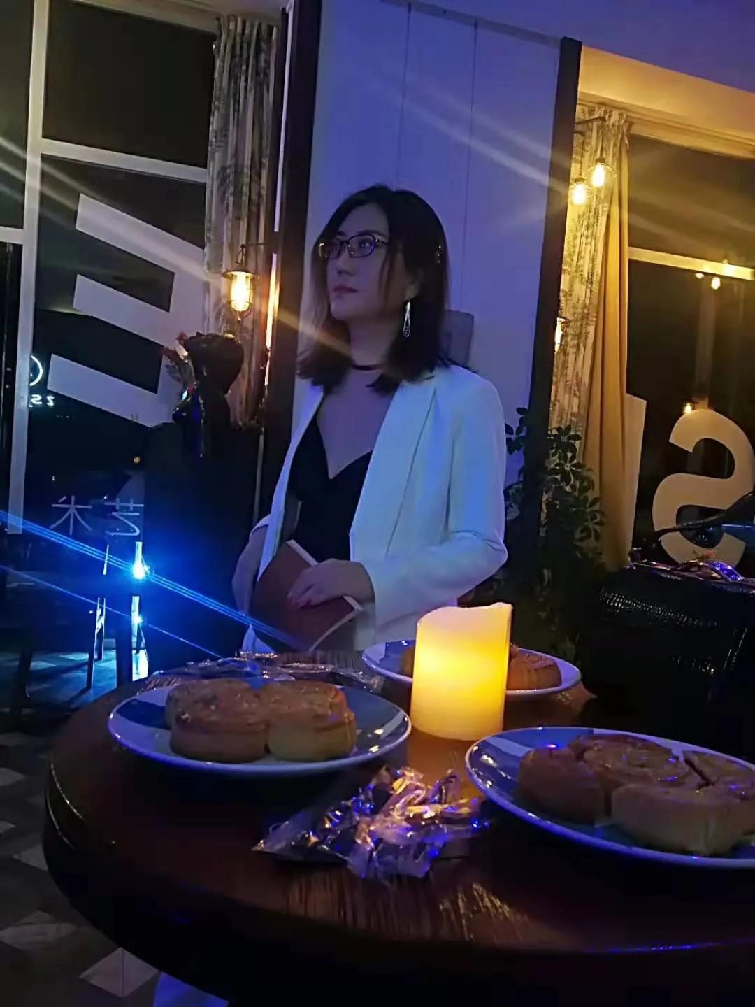 女画家马越的艺术的贵族特征