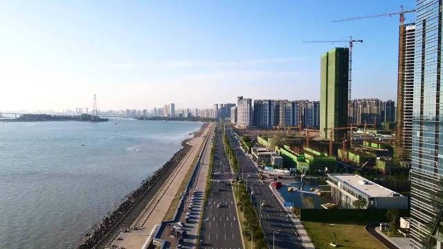 寬闊筆直車水馬龍風景優美的汕頭東海岸大道