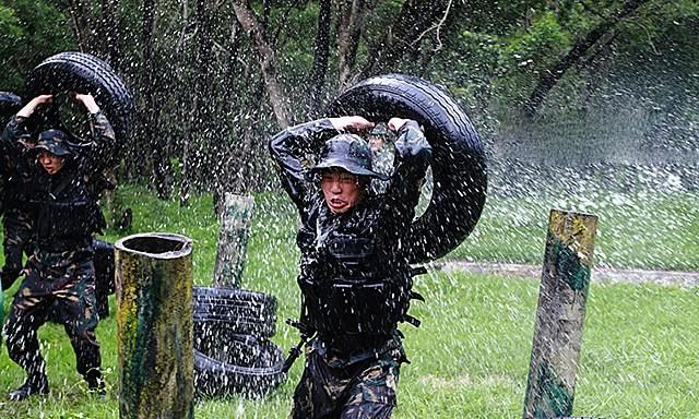 合成旅与合成营中间，为何少了一个合成团？合成营究竟有多牛？休闲区蓝鸢梦想 - Www.slyday.coM