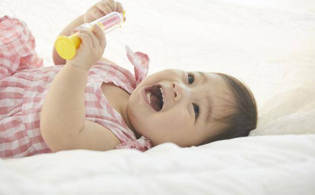 宝宝究竟多大长牙才算正常?宝妈对照“出牙顺序表”就心理有数了休闲区蓝鸢梦想 - Www.slyday.coM 宝宝究竟多大长牙才算正常?宝妈对照“出牙顺序表”就心理有数了休闲区蓝鸢梦想 - Www.slyday.coM