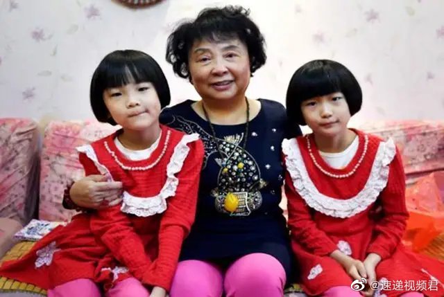 60岁大妈高龄产子，生下双胞胎女儿，后来怎么样了呢？休闲区蓝鸢梦想 - Www.slyday.coM