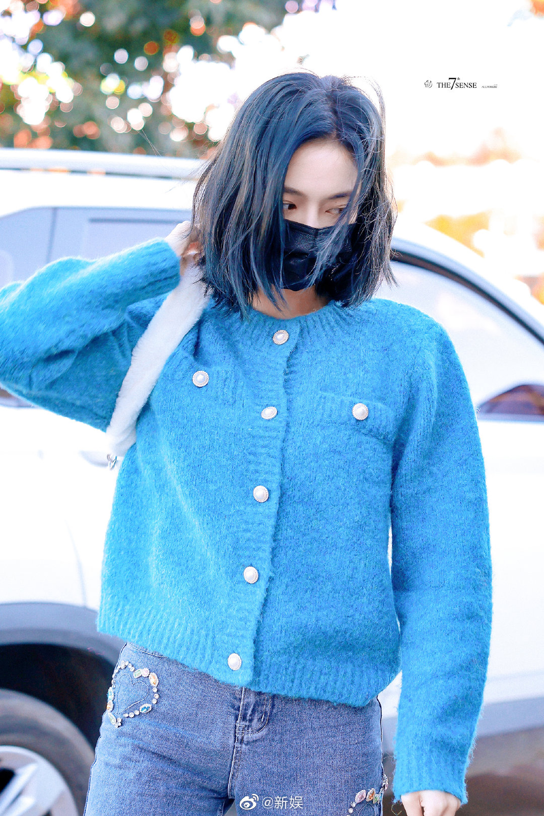 许佳琪 1120 机场图 天蓝色小香风毛衣……|许佳琪|毛衣|小香风_新浪