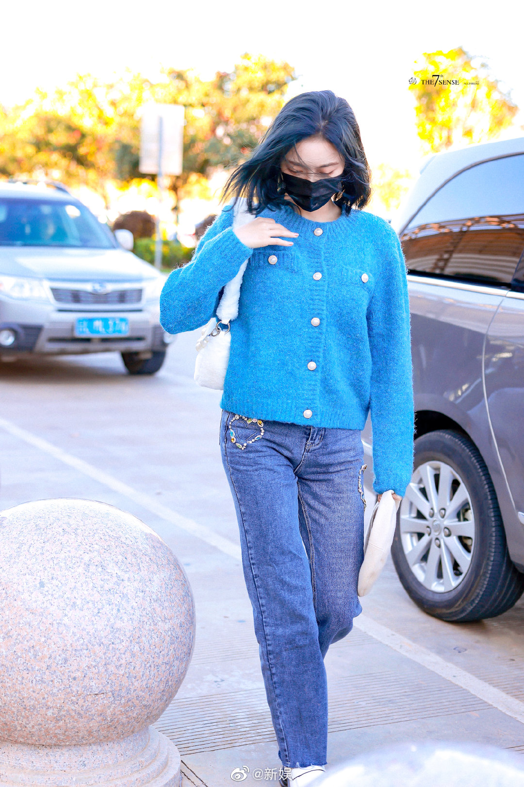 许佳琪 1120 机场图 天蓝色小香风毛衣……|许佳琪|毛衣|小香风_新浪