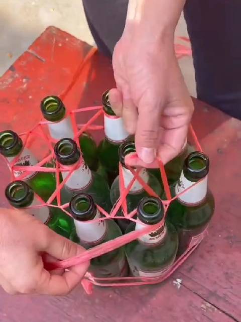 记忆中用绳子捆啤酒瓶的手法经历过人已经不年轻了吧