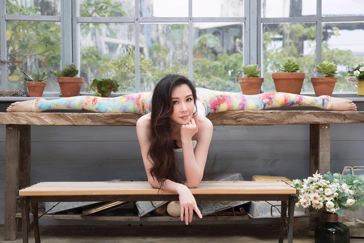 52岁萧蔷素颜自拍年轻状态不输关之琳不会考虑结婚生子