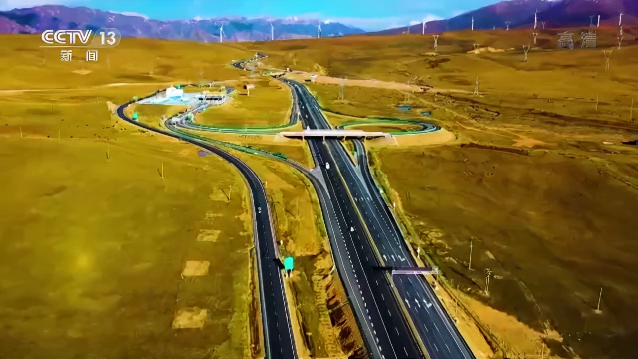 奋斗百年路启航新征程丨两路精神耀高原劈山架桥筑天路