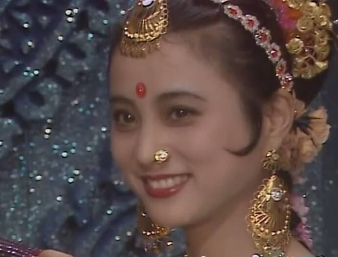 86《西游记》这场戏导演要求两人保护她,因长得太美,十几人争抢休闲区蓝鸢梦想 - Www.slyday.coM 86《西游记》这场戏导演要求两人保护她,因长得太美,十几人争抢休闲区蓝鸢梦想 - Www.slyday.coM