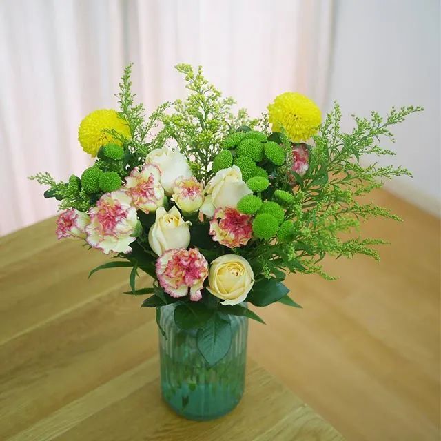 恶性杂草加拿大一枝黄花,和花店的黄莺长一个样,但危害性差别大休闲区蓝鸢梦想 - Www.slyday.coM 恶性杂草加拿大一枝黄花,和花店的黄莺长一个样,但危害性差别大休闲区蓝鸢梦想 - Www.slyday.coM