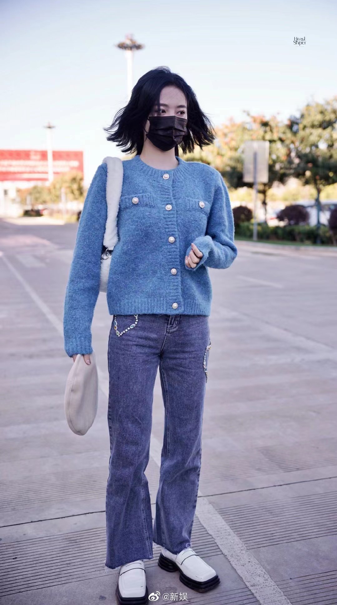 许佳琪 1120 机场图 天蓝色小香风毛衣……|许佳琪|毛衣|小香风_新浪