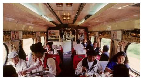 一趟火车上千乘客,为什么几十份盒饭都卖不掉?乘务员说了句实话休闲区蓝鸢梦想 - Www.slyday.coM 一趟火车上千乘客,为什么几十份盒饭都卖不掉?乘务员说了句实话休闲区蓝鸢梦想 - Www.slyday.coM