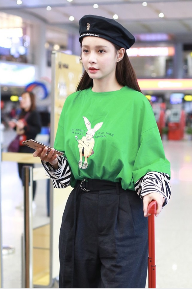 沈梦辰穿得也太可爱了吧，看着真不像32岁的人，说20岁都有人信休闲区蓝鸢梦想 - Www.slyday.coM