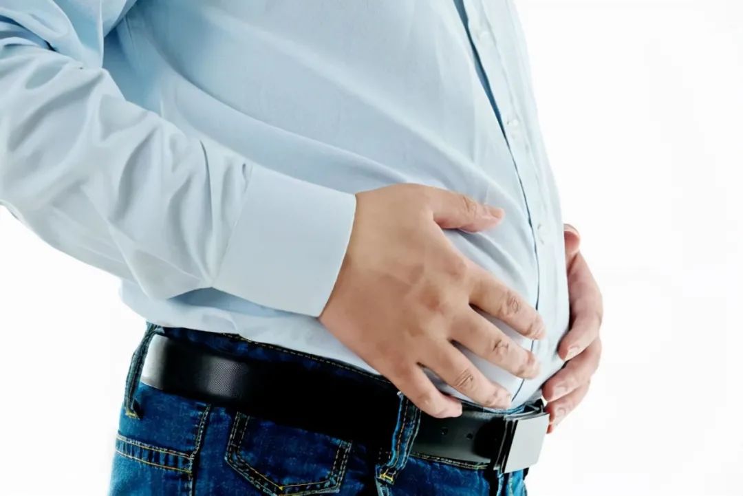 教你几招甩掉"大肚腩"|男性|早餐|症状_新浪新闻