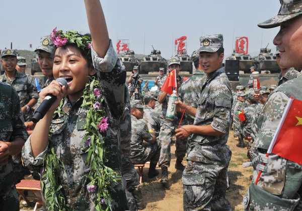 《大道同行》唱響中國夢,文藝女兵阿魯阿卓真情流露|阿魯阿卓