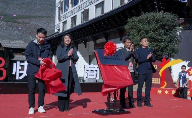 云南银饰品牌排行榜_云南鹤庆建设银器加工特色劳务品牌:技艺精湛就业路宽