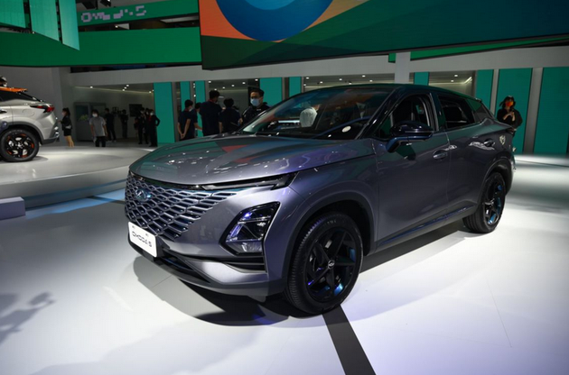 2021广州车展:实拍奇瑞omoda 5 风格前卫时尚-新浪汽车