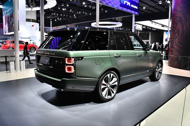 更豪华更大气广州车展实拍路虎揽胜sva典藏版