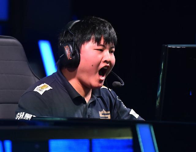 “狗史”组合重聚S12？957放出Uzi黑影照片暗示神将复出休闲区蓝鸢梦想 - Www.slyday.coM