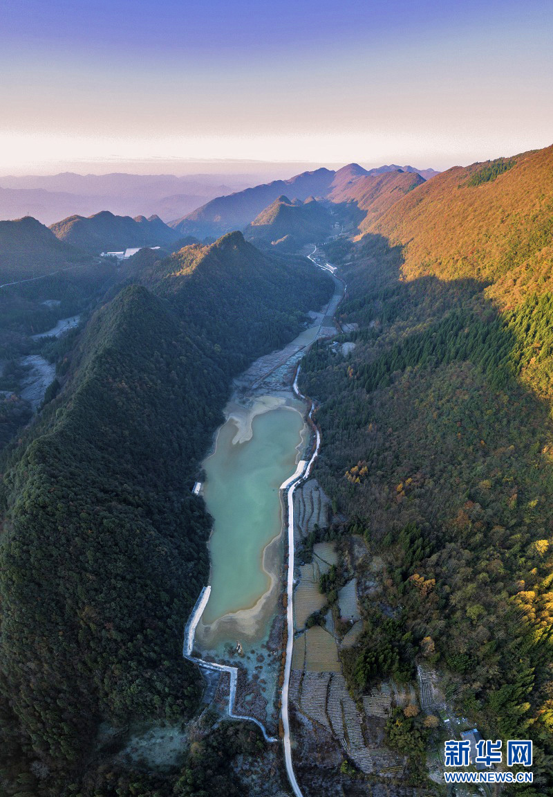 茅坝槽村地处武陵山区云雾山脉西段,湖北恩施市白果乡北部,这里藏着一