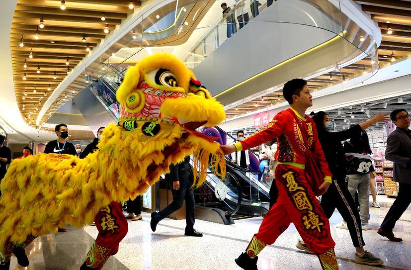 上海首家"全时"消费商场开业迎客