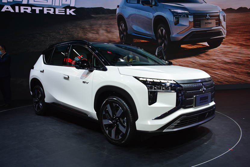 实拍三菱阿图柯airtrek,硬派纯电suv-新浪汽车