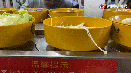 每日一笑：​没见过这么狗的…二哈果然没让我失望过！休闲区蓝鸢梦想 - Www.slyday.coM