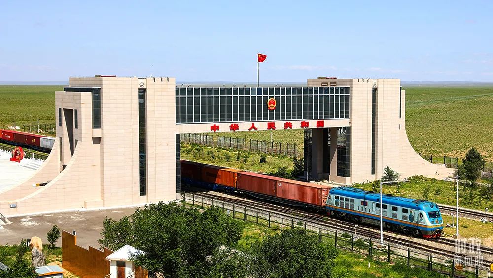 △On August 6, 2021, the Erlianhot port, the most continental port between China and Mongolia, exceeded 1,500 China-Europe freight trains this year, with overseas destinations covering Rotterdam, Moscow and other regions.  (Photo/Visual China)