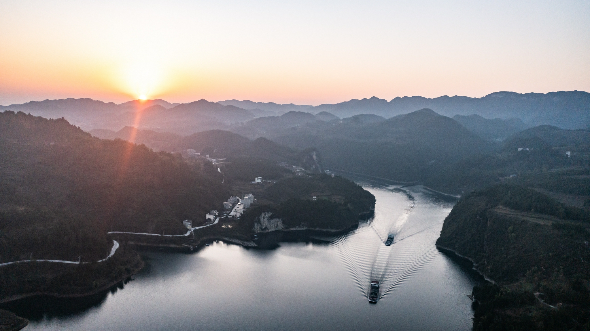 “通江达海”——贵州“黄金水道”恢复畅通休闲区蓝鸢梦想 - Www.slyday.coM