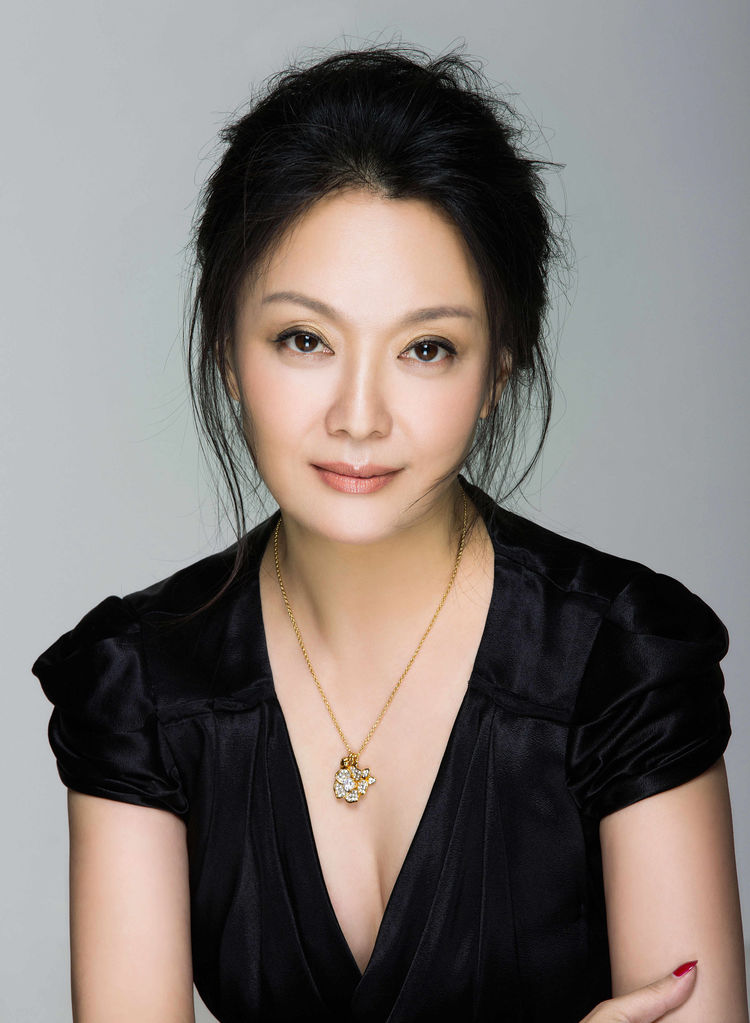 女演员于慧晒《欢乐颂3》杀青近照,曾在《围城》中演"汪太太"__财经