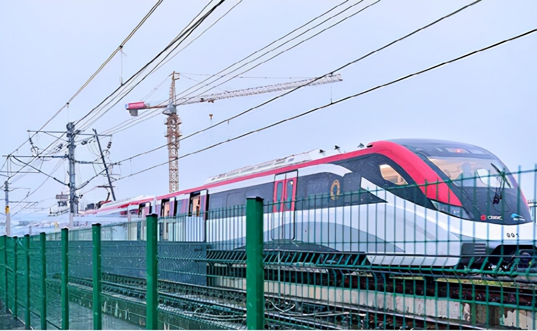 众所周知,地铁作为一种于地下运行的交通工具,不仅可以减少大量土地的