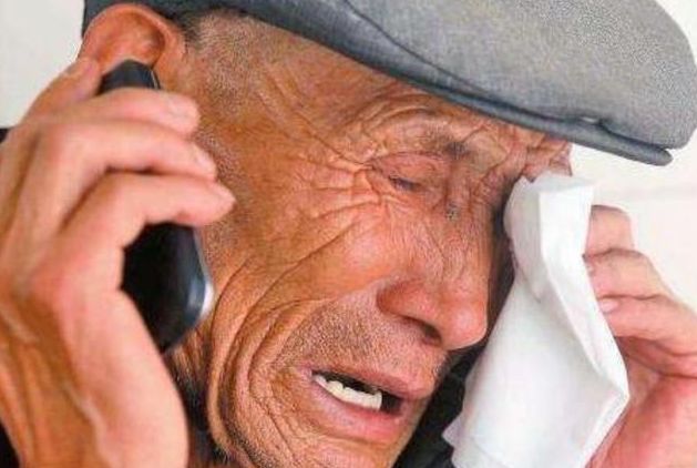 老人含泪控诉：立遗嘱将“4套房”全给儿子，转头让女儿养老遭拒休闲区蓝鸢梦想 - Www.slyday.coM