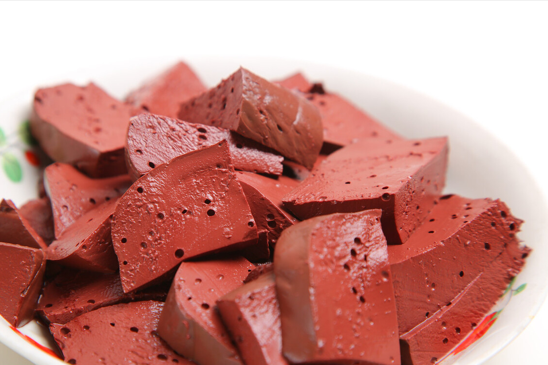 吃猪血对身体到底好不好?本文一次性说清楚|猪血|排毒|防线_新浪新闻