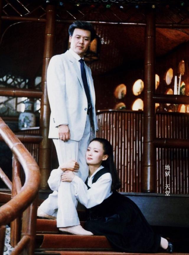 女演员于慧晒《欢乐颂3》杀青近照,曾在《围城》中演"汪太太"__财经