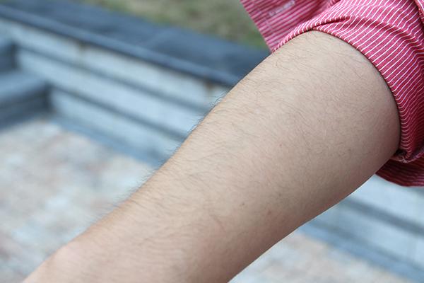 女生体毛多是种什么样的体验？体毛多的女生怎么办？能不能刮掉？休闲区蓝鸢梦想 - Www.slyday.coM