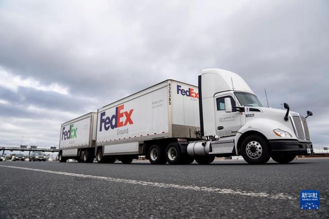 美国急缺卡车司机 催生民众"学车热"