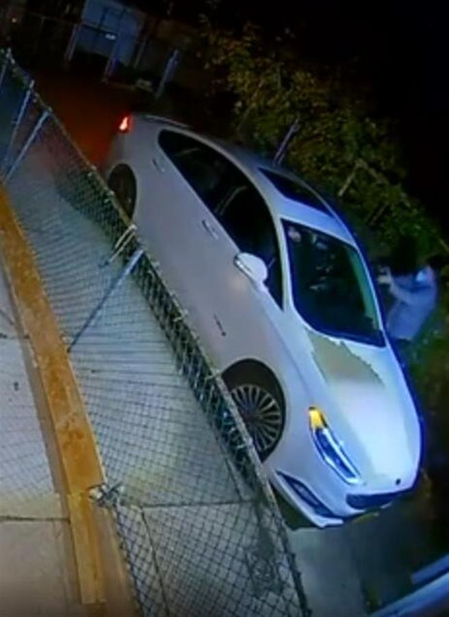 美国华人深夜遭三歹徒抢劫，掏枪反击致一死一伤休闲区蓝鸢梦想 - Www.slyday.coM