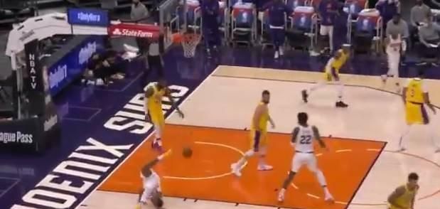 詹姆斯打到对手被驱逐!19年生涯第二次,第一次是怎么回事?休闲区蓝鸢梦想 - Www.slyday.coM 詹姆斯打到对手被驱逐!19年生涯第二次,第一次是怎么回事?休闲区蓝鸢梦想 - Www.slyday.coM