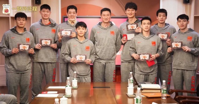 中国男篮冲击2连胜!首发阵容浮出水面,老臣回归,CCTV5直播休闲区蓝鸢梦想 - Www.slyday.coM 中国男篮冲击2连胜!首发阵容浮出水面,老臣回归,CCTV5直播休闲区蓝鸢梦想 - Www.slyday.coM