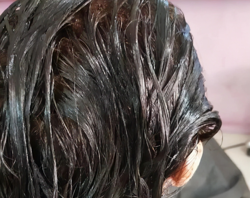 有人说“经常染发会致癌”，是真的吗？不妨看下专家提出的意见休闲区蓝鸢梦想 - Www.slyday.coM