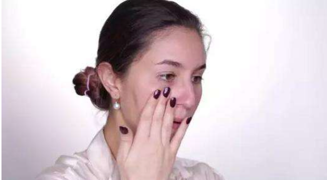 常见的“黑眼圈”分3种，如何选对眼霜有效解决？看这篇就够了休闲区蓝鸢梦想 - Www.slyday.coM