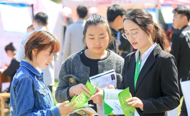 大学生的工资档次表,硕士生工资只能达到4700?网友表示:太难了休闲区蓝鸢梦想 - Www.slyday.coM 大学生的工资档次表,硕士生工资只能达到4700?网友表示:太难了休闲区蓝鸢梦想 - Www.slyday.coM