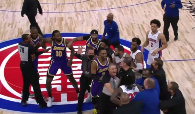 登热搜榜!活塞悍将一战成名,詹姆斯被驱逐,浓眉哥赛后力挺休闲区蓝鸢梦想 - Www.slyday.coM 登热搜榜!活塞悍将一战成名,詹姆斯被驱逐,浓眉哥赛后力挺休闲区蓝鸢梦想 - Www.slyday.coM