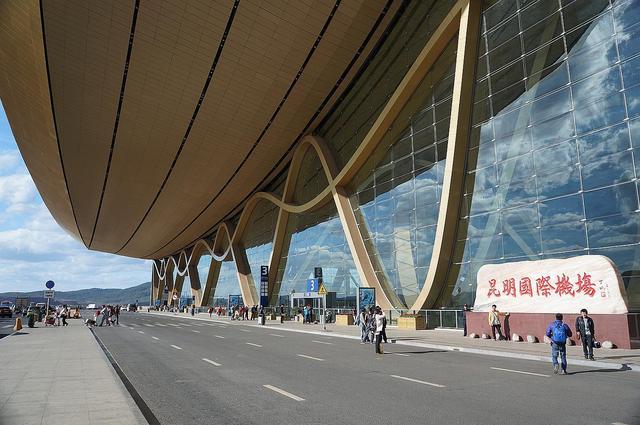 昆明长水机场停车场一天多少钱昆明长水机场哪里停车划算