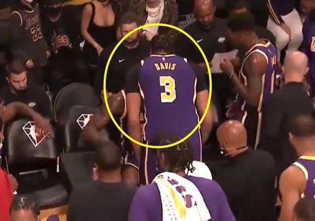 詹姆斯打到对手被驱逐!19年生涯第二次,第一次是怎么回事?休闲区蓝鸢梦想 - Www.slyday.coM 詹姆斯打到对手被驱逐!19年生涯第二次,第一次是怎么回事?休闲区蓝鸢梦想 - Www.slyday.coM