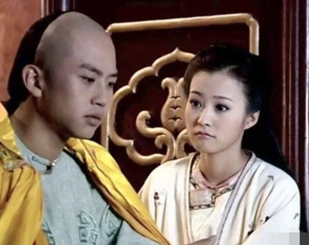 明星遇见前任名场面:李现baby让c位,邓伦偷看金晨休闲区蓝鸢梦想 - Www.slyday.coM 明星遇见前任名场面:李现baby让c位,邓伦偷看金晨休闲区蓝鸢梦想 - Www.slyday.coM