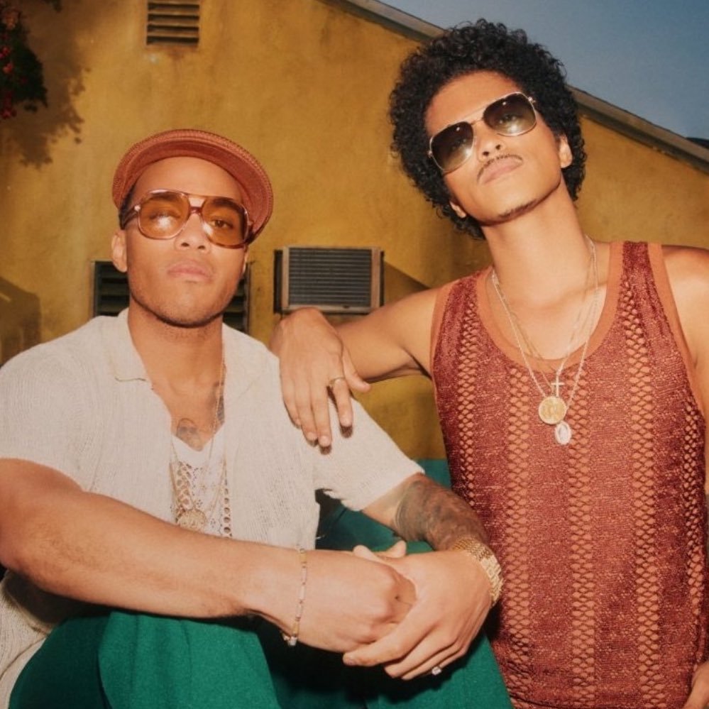 奖项|silk sonic在 2021 全美音乐奖amas 上凭借leave the door|奖项