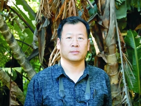 庄重典雅清爽传神花鸟画家褚宝君