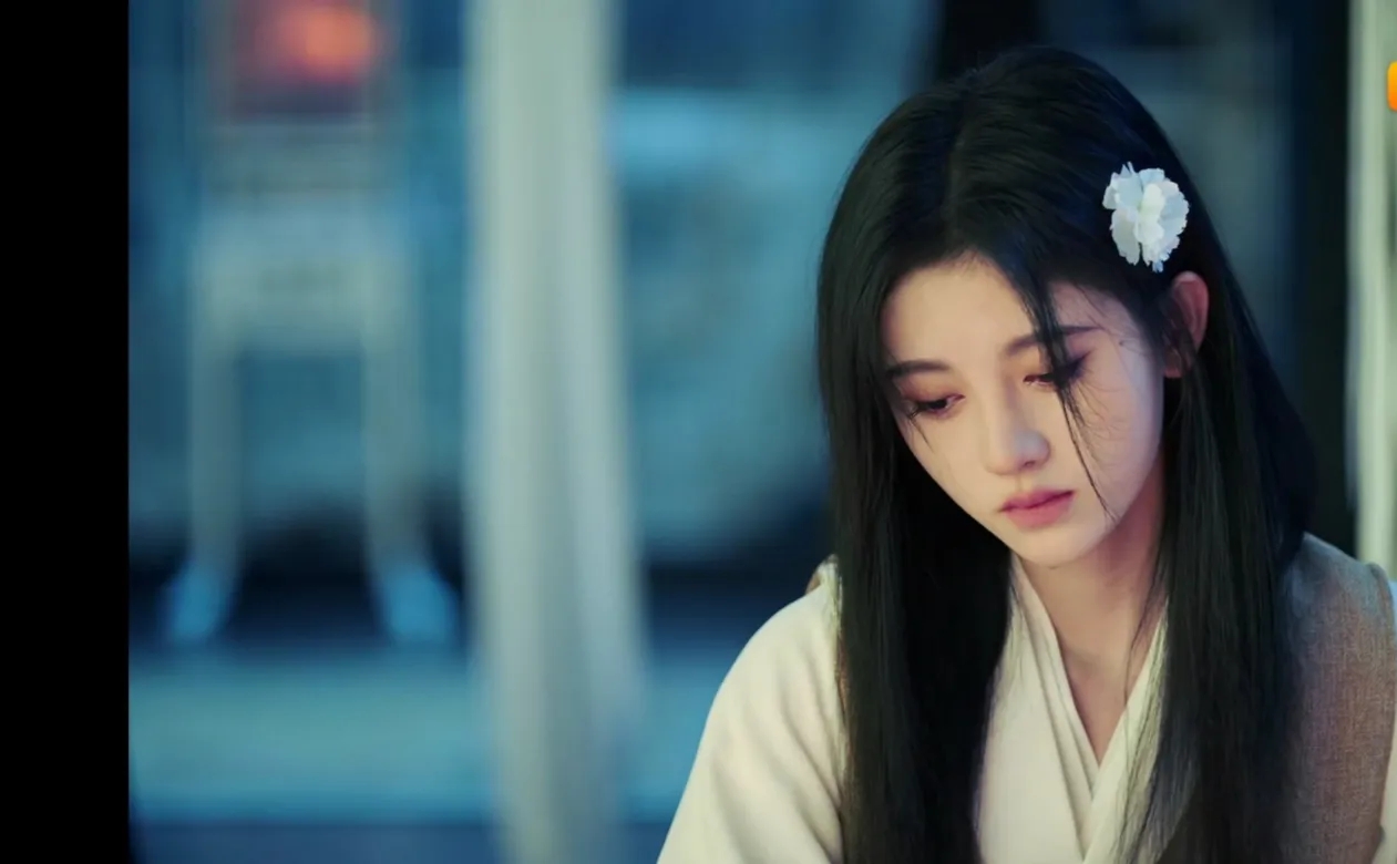 鞠婧祎靠哭戏演技上热搜,流量偶像剧的营销套路,该换换了|斛珠夫人