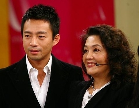 汪小菲以大S名字开设的酒店改名，经纪人回应大S离婚的财产分割休闲区蓝鸢梦想 - Www.slyday.coM