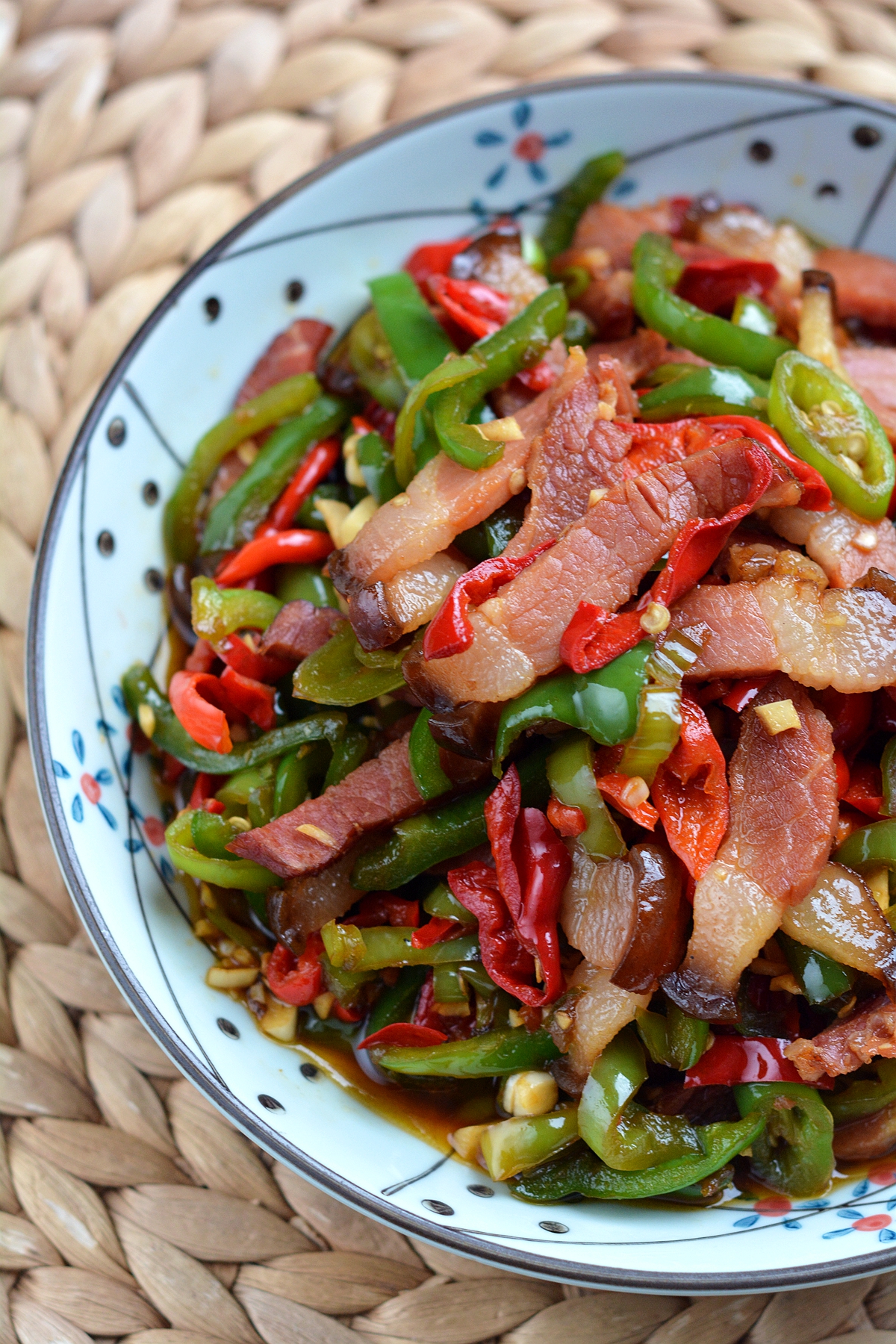 巨下饭的辣椒炒腊肉炒之前多一步腊肉香润不柴老人都能吃